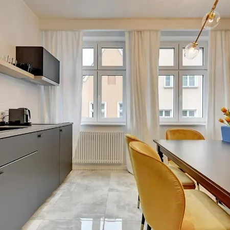 Old Town Powroznicza With Sauna & By Renters
